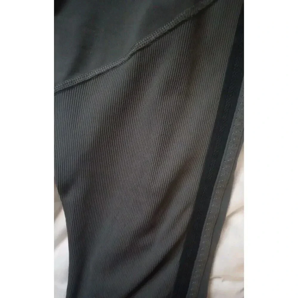 Lululemon Race With Grace Crop Soot Light Wee Stripe Sz 8 MSRP $88‎ W6A82S